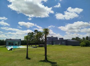 Casa de 6 ambientes, San Andrés de Giles · Lote 14.000 m². Casa 300 m. Piscina 15x5