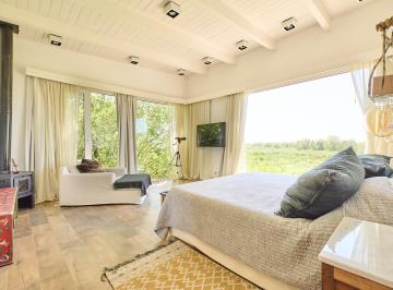 Casa · 230m² · 4 Ambientes · 4 Cocheras · Venta Casa en El Aduar