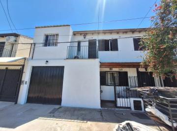 Casa · 95m² · 5 Ambientes · 2 Cocheras · Casa en Venta Campana
