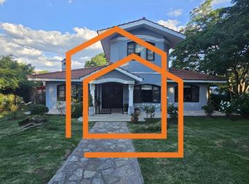 Casa · 400m² · 11 Ambientes · 2 Cocheras · Casa en Vaqueros