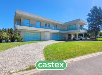 Casa · 435m² · 5 Ambientes · Casa en Venta en Terralagos, Canning