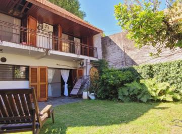 PH · 214m² · 5 Ambientes · 1 Cochera · Venta de PH Tipo Casa 5 Ambientes con Cochera, Jardin y Parrilla en San Martin Centro