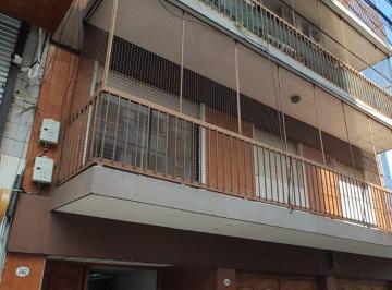 Oficina comercial de 4 ambientes, Flores · Alquiler - Departamento 4 Ambientes en Alquiler (Tambien Apto Profesional)
