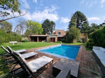Casa · 321m² · 7 Ambientes · 1 Cochera · Casa Quinta en Venta en Zona Champagnat, Pilar Gba Norte - 7 Ambientes