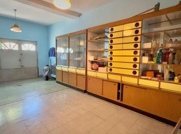Casa · 120m² · 3 Ambientes · 1 Cochera · Casa de Tres Ambientes en Moron Sur