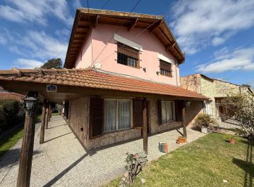 Casa · 243m² · 7 Ambientes · 1 Cochera · Casa en Venta en Burzaco