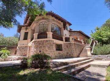 Casa de 8 ambientes, La Falda · Casona en Venta - Barrio Villa Eden - La Falda - A378