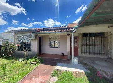 Casa · 103m² · 2 Dormitorios · 1 Cochera · Casa a La Venta con Local en Ripamonti 3500, Castelar