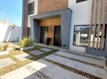 Casa · 110m² · 4 Ambientes · 2 Cocheras · Duplex Venta Parque Leloir