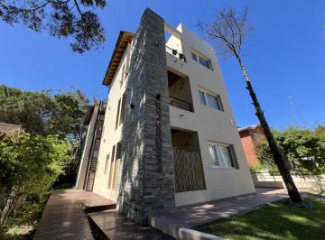 Departamento · 80m² · 4 Ambientes · 1 Cochera · Departamento 3 Ambientes con Vista Al Mar