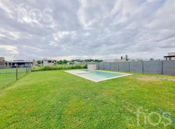 Casa · 110m² · 3 Ambientes · 3 Cocheras · Venta Casa a Estrenar de Dos Dorm. con Pileta y Cochera en Don Mateo