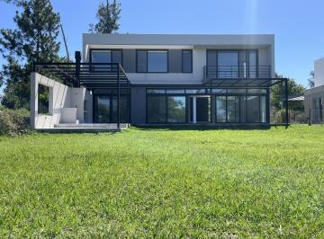 Casa · 211m² · 6 Ambientes · Casa en Venta - Barrio San Matias - Escobar - 3 Dorm.