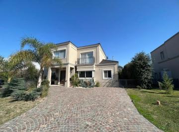 Casa de 5 ambientes, Esteban Echeverría · Barrio Don Joaquín! Inmejorable. Venta o Permuta