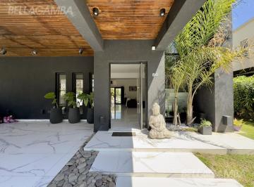 Casa · 233m² · 4 Ambientes · 2 Cocheras · Casa Venta Amueblada 4 Ambeintes en Las Tipas Nordelta