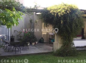 Casa · 160m² · 4 Ambientes · Casa en Alq. Temporario Ubicado en Santa Barbara, Zona Norte