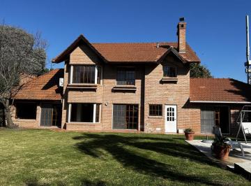 Casa · 300m² · 3 Dormitorios · 2 Cocheras · Casa - San Diego
