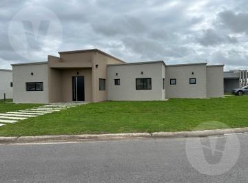 Casa · 156m² · 4 Ambientes · Casa en Venta - Barrio San Felipe, Canning