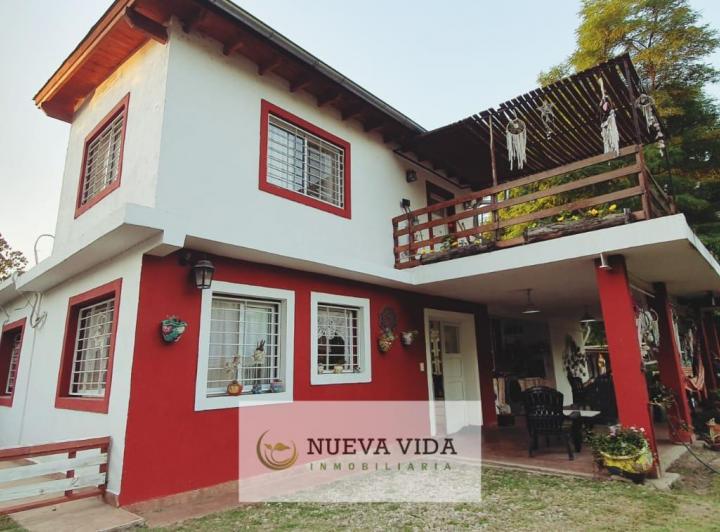 Casa · 110m² · 8 Ambientes · 4 Cocheras
