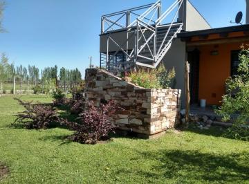 Quinta vacacional · 212m² · 3 Dormitorios · 1 Cochera · Importante Casa Quinta Rama Caida