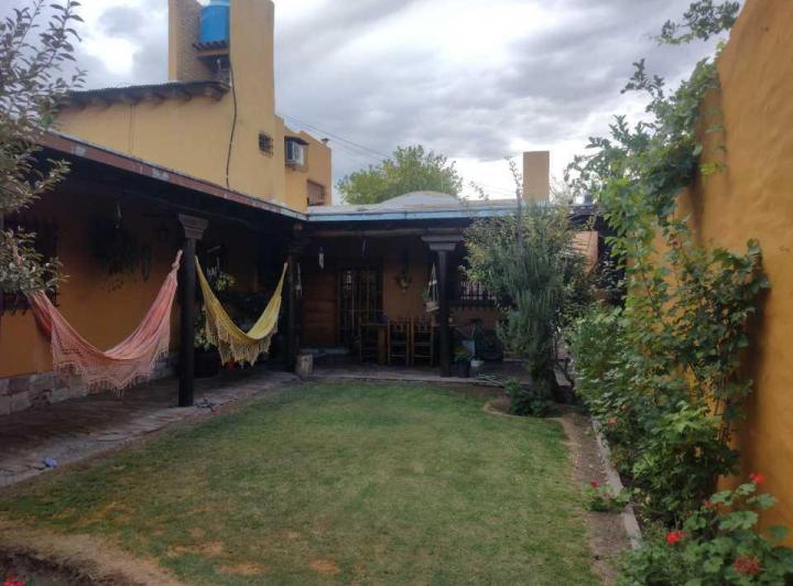 Casa · 312m² · 5 Dormitorios · 2 Cocheras