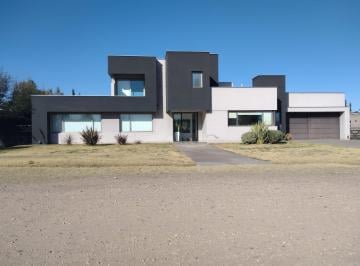 Casa · 375m² · 4 Dormitorios · 2 Cocheras · Imponente Casa San Rafael