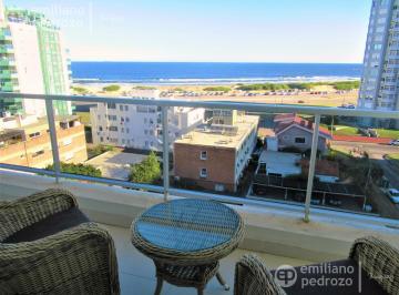 Departamento · 65m² · 3 Ambientes · 1 Cochera · Venta Apartamento 2 Dorm. y Medio Playa Brava