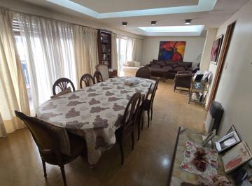 THE-THE-3409_2 · Venta Piso 5 Ambientes con Dep. 2 Coch en Balvanera