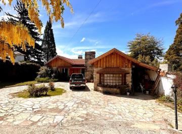 Casa · 450m² · 6 Ambientes · Casa Quinta en San Carlos de Bariloche