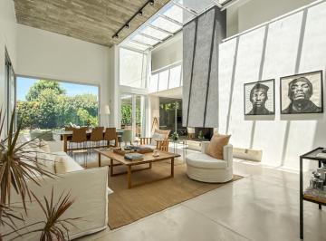 Casa · 290m² · 5 Ambientes · Casa en Windbells