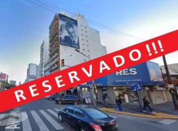 Local comercial de 5 ambientes, La Matanza · Local Comercial en Esquina // Av de Mayo y Chacabuco