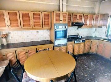 Cocina 1 · Casa 5 Ambientes con Patio, Fondo Libre y Cochera. Ideal Para Dos Familias