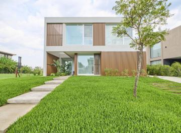 Casa · 304m² · 5 Ambientes · 2 Cocheras · Venta Casa Al Agua, 5 Ambientes en Castaños, Nordelta