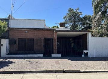 Casa · 160m² · Casa Sobre 2 Lotes en Solano a Pasos del Centro