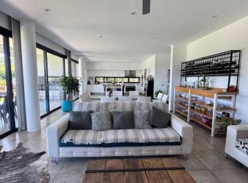 Casa · 350m² · 5 Ambientes · 2 Cocheras · Increible Casa en Venta en Country Buenos Aires Golf Club