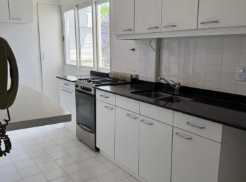 Departamento de 3 ambientes, Vicente López · Alquiler - 3 Ambientes Contrafrente Balcón a Jardines