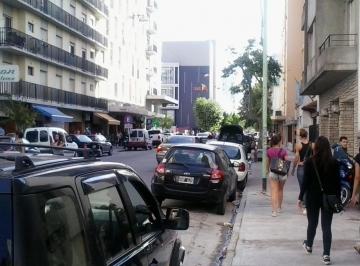 Departamento · 32m² · 2 Ambientes · Venta 2 Amb Balcon a La Calle - Estado Original - Paseo Aldrey