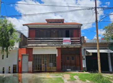 Casa de 8 ambientes, Quilmes · Venta Casa Ideal 2 Familias con Local y Galpon