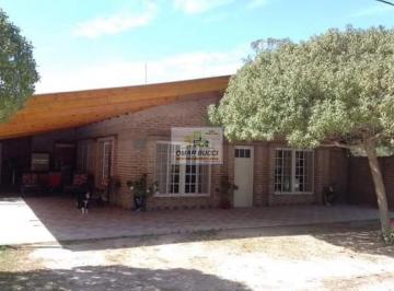 Quinta vacacional · 400m² · 9 Ambientes · 5 Cocheras · Complejo de Cabañas en Balneario Reta