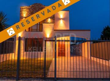 Casa · 110m² · 4 Ambientes · 2 Cocheras · Venta Casa 3 Dorm. 2 Baños Solymar