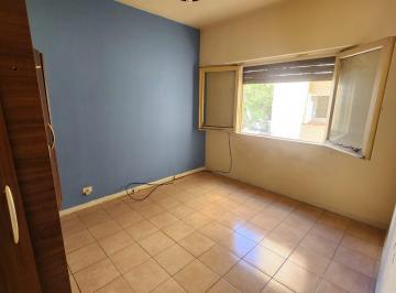 Departamento de 3 ambientes, Flores · 3 Ambientes Muy Buen Estado - Exc. Ubicacion - Bajas Expensas