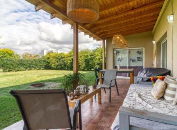 Casa · 171m² · 5 Ambientes · 1 Cochera · Casa en Venta, 5 Ambientes, en Haras Santa Maria, Loma Verde, Escobar