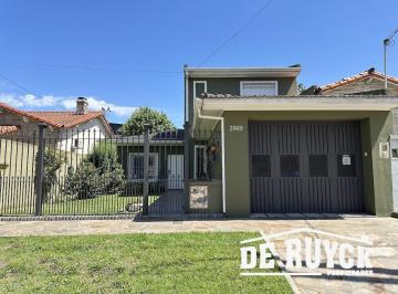 Casa · 141m² · 4 Ambientes · 1 Cochera · Chalet en Barrio Parque Calchaquí, Lote de 459 m²