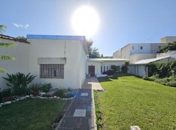 Casa · 600m² · 7 Ambientes · 2 Cocheras · Casa en Venta - 3 Dorm. - Bº Poluyan