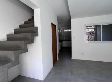 Departamento · 82m² · 3 Ambientes · 1 Cochera · Venta Casa 2 Pisos con 2 Dorm. Cochera