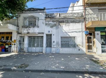 Casa · 186m² · 8 Ambientes · 1 Cochera · Venta Casa en Echesortu