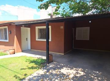 Casa · 81m² · 4 Ambientes · 1 Cochera · Casa en Venta Zona Félix Paz