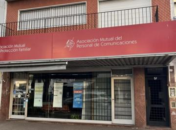 Local comercial · 241m² · 4 Ambientes · Aj - Venta Local Comercial y 3 Departamentos con Local en Block - Inversionistas