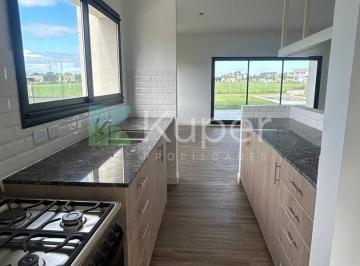 Casa · 181m² · 5 Ambientes · 1 Cochera · Casa Chalet en Venta en San Pablo, Pilar, G. B. a. Zona Norte
