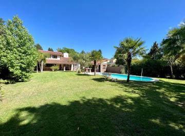 Casa · 300m² · 6 Ambientes · 1 Cochera · Casa - Ezeiza