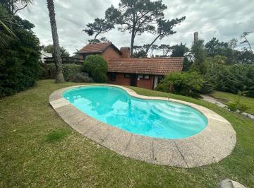 Casa · 300m² · 3 Ambientes · 3 Cocheras · Casa en Venta y Alquiler - Punta del Este
